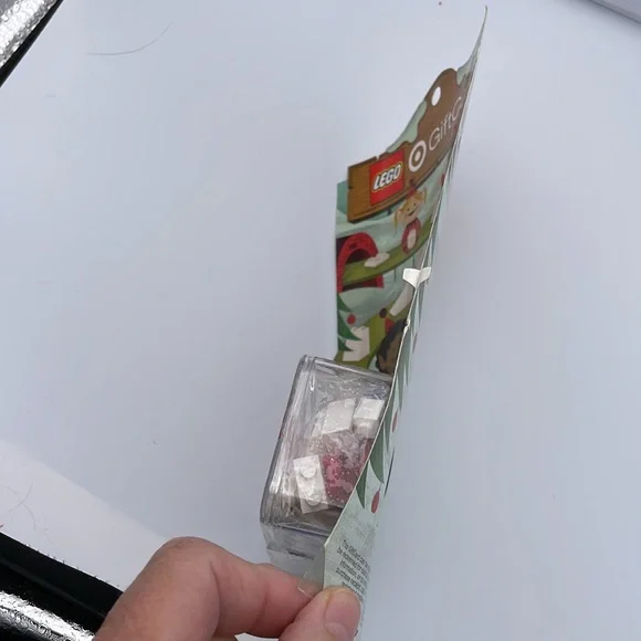 LEGO Target Limited Edition Build a Bullseye Dog set SEALED - Picture 3 of 4